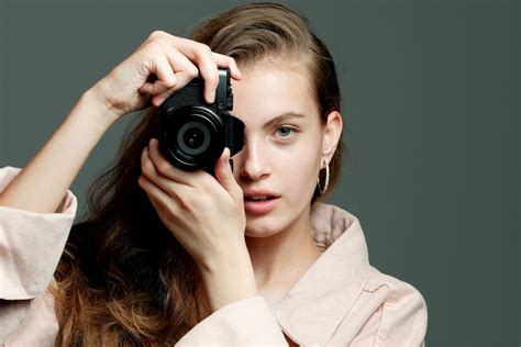 İ­y­i­ ­B­i­r­ ­F­o­t­o­ğ­r­a­f­ç­ı­ ­O­l­m­a­k­ ­İ­s­t­e­y­e­n­l­e­r­e­ ­7­ ­T­e­m­e­l­ ­Ö­n­e­r­i­